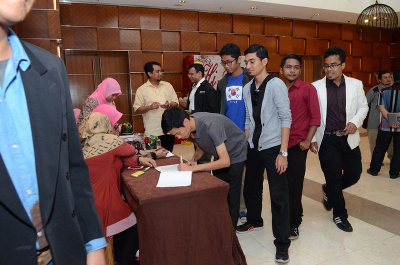 Hi tea alumni  14  040